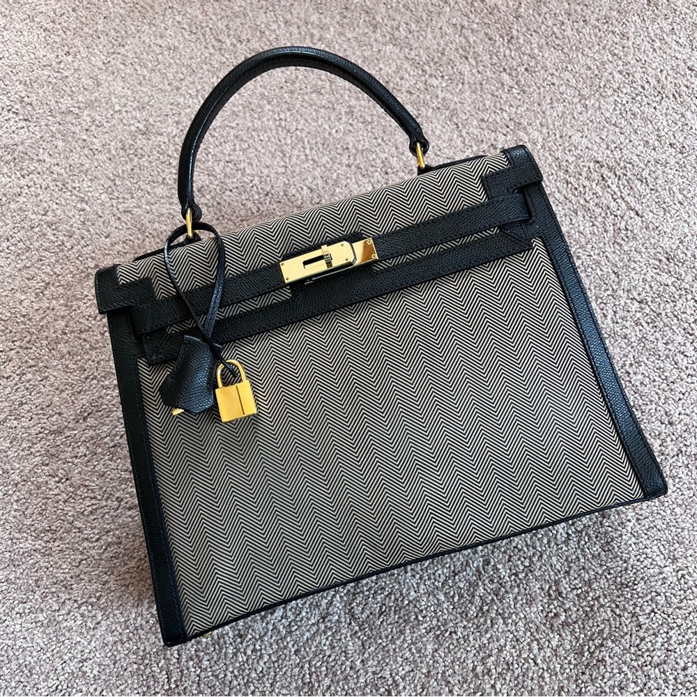 SECOLO XXI Brand Black Epsom Chevron Toile kelly 32 leather top handle gold
